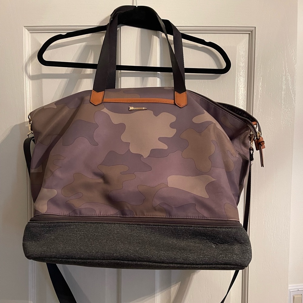 Stella & Dot Camo Crush It Bag